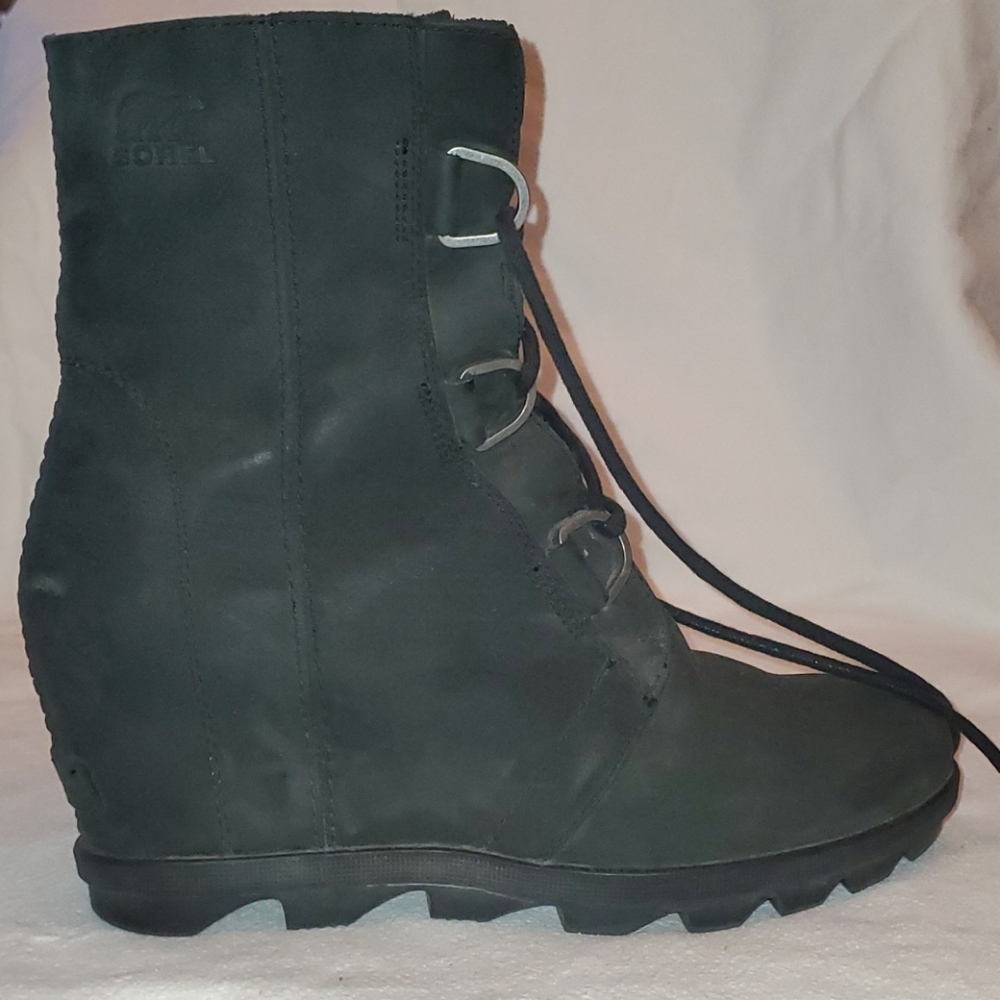 Sorel Joann arc black wedges